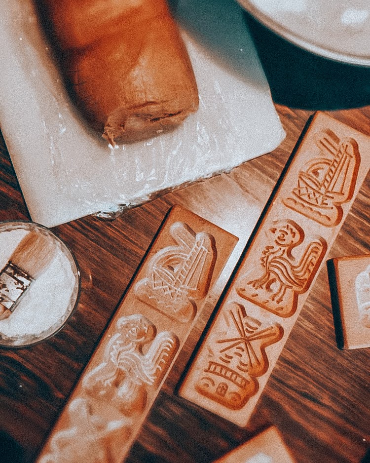 Pâte et planches à spéculoos